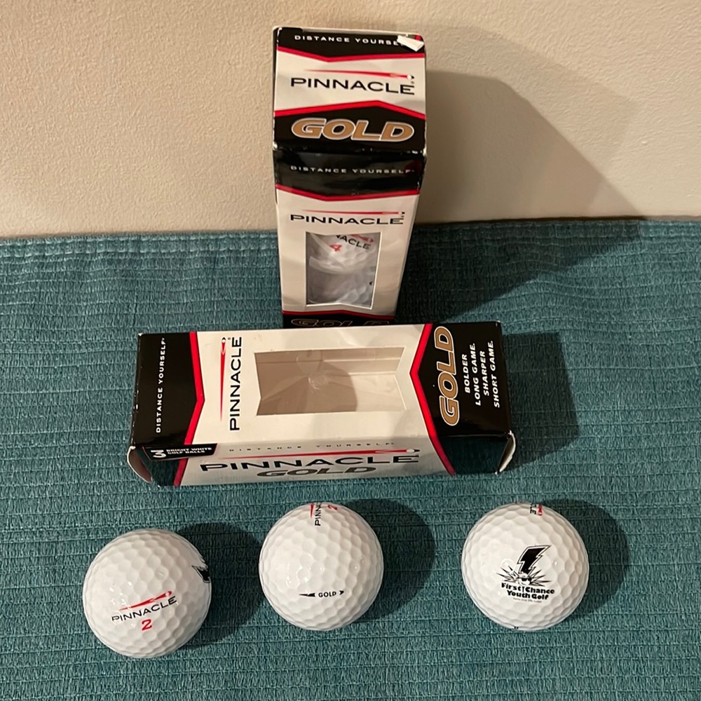 Golf Balls. Pinnacle Gold